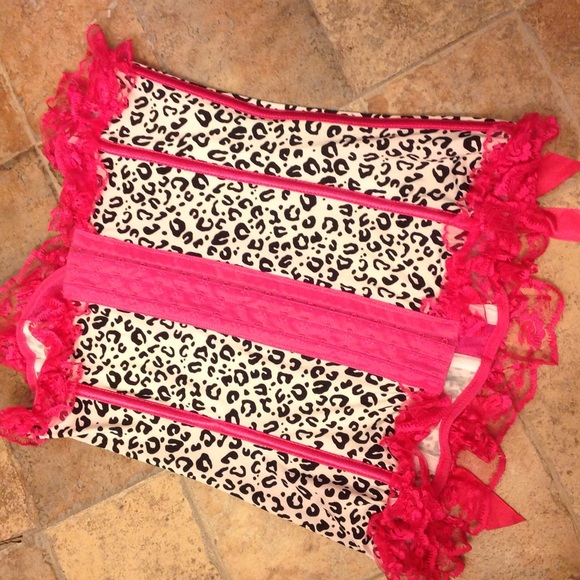💕PRICE FIRM💕 Torrid Corset - Picture 3 of 5