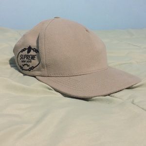 SupremexStarter collab hat(ALWAYS OPEN TO OFFERS)