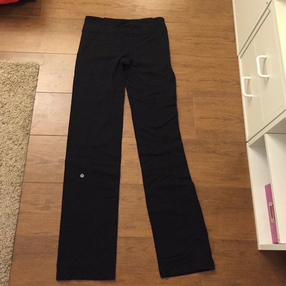 Lululemon black Groove pant