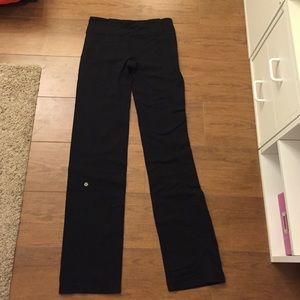 Lululemon black Groove pant