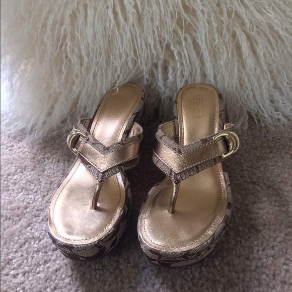 💄1 HOUR SALE!!💄 COACH SANDALS! (NWOT)
