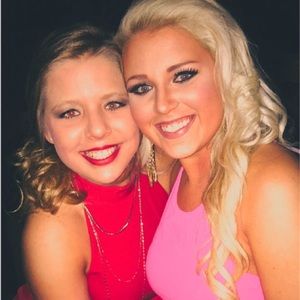 Meet your Posher, Elizabeth