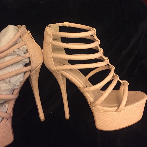 Nude heels - Picture 1 of 4