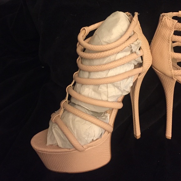 Nude heels - Picture 2 of 4