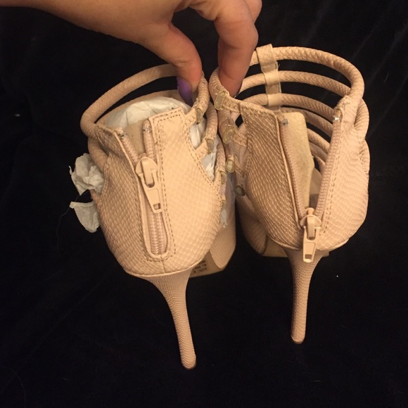 Nude heels - Picture 3 of 4