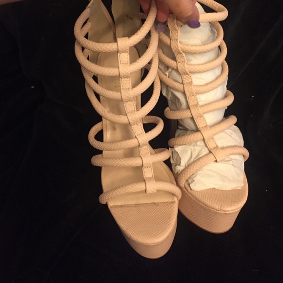 Nude heels - Picture 4 of 4