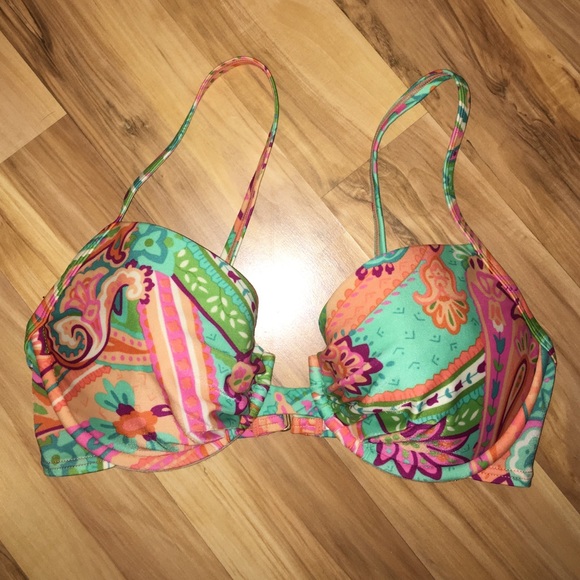 🚫SOLD Victoria's Secret Bikini Top