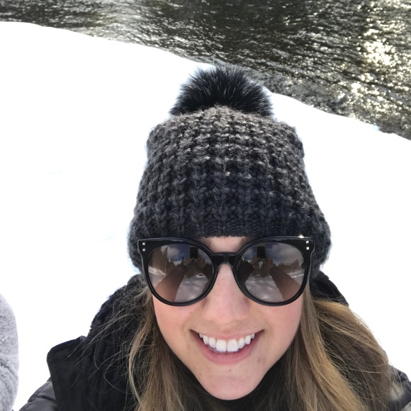 Meet your Posher, Lauren - Picture 1 of 1