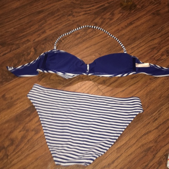 Bikini - Picture 2 of 2