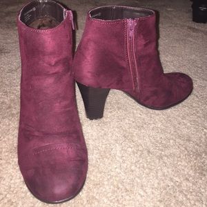 Burgundy booties size 7.5! In perfect condition