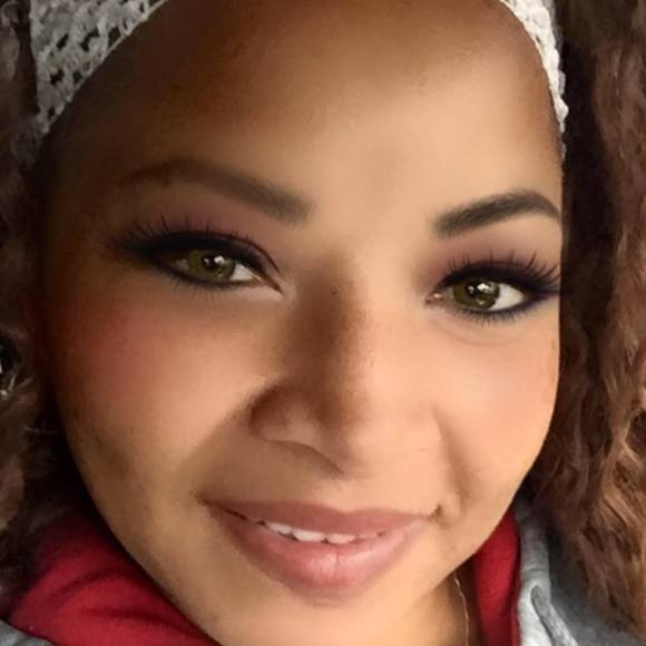 Meet your Posher, Tamela