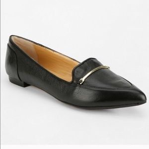 pointy leather flat