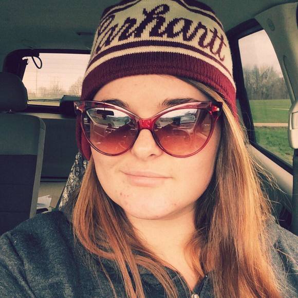 Meet your Posher, Elizabeth - Picture 1 of 1