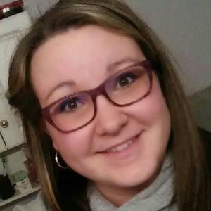 Meet your Posher, Holly