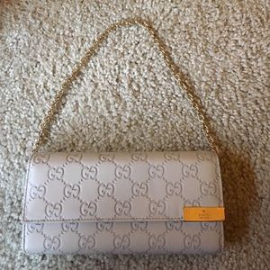 Gucci wallet on chain