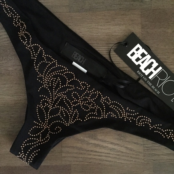 SOLD 👙🎉Host Pick! 🎉👙 Bikini Bottoms - Picture 3 of 4