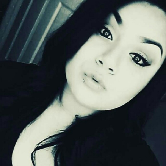 Meet your Posher, Jazmin - Picture 1 of 1