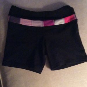 Lulu lemon booty shorts
