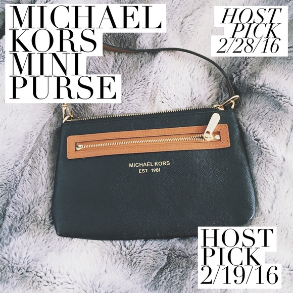 Michael Kors Handbags - ✨2x HP✨Michael Kors Key Charms Large Wristlet