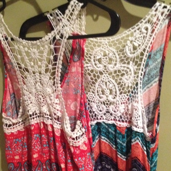 2 Rue 21 TANKS 💗 - Picture 3 of 4