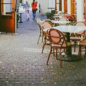 Meet your Posher, Elizabeth