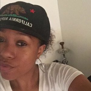 Meet your Posher, Candice