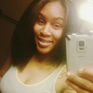 Meet your Posher, Candace