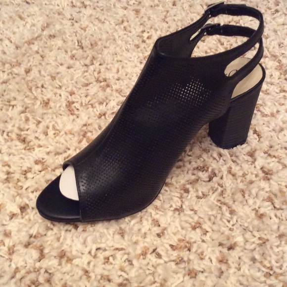 Spring & Summer Sandal last pair - Picture 2 of 4