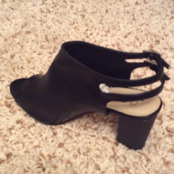 Spring & Summer Sandal last pair - Picture 3 of 4