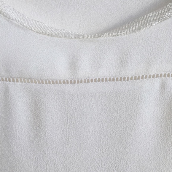 ✨SOLD✨ Rebecca Taylor Porcelain Rayon + Lace Top - Picture 4 of 4