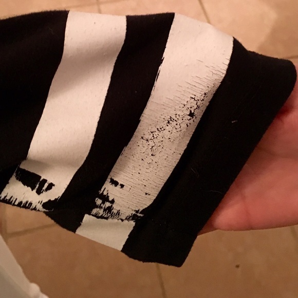 SOLD! XL Woman's FOX T-Shirt - Picture 3 of 4