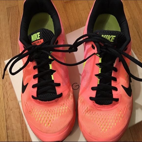 Nike tennis shoes