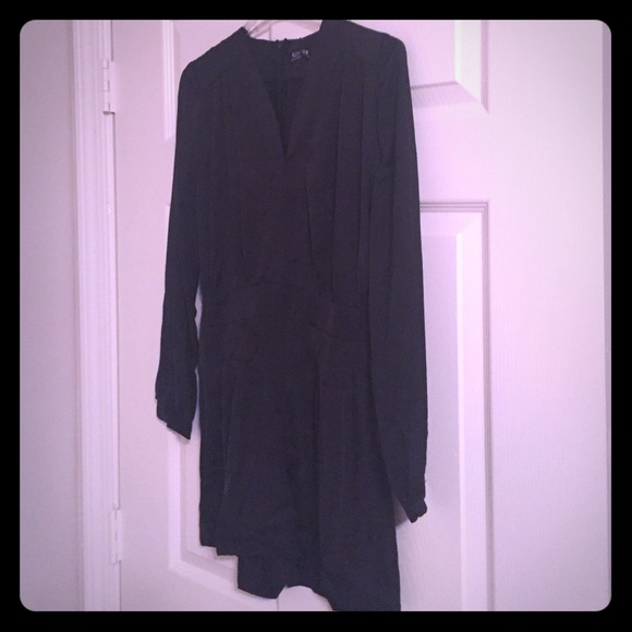 Black long sleeve flowy romper XL