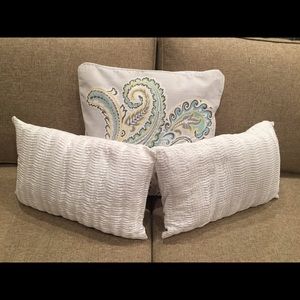 Bran New Never Been Used Nicole Miller Pillows