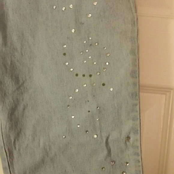 Capris light colored jean - Picture 3 of 4