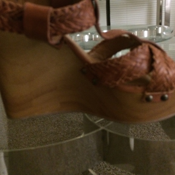 Wedge shoes