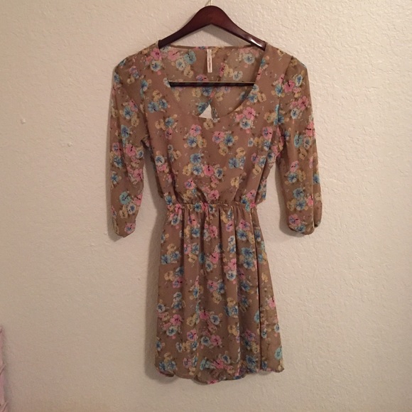 Flirty floral open back dress!!!