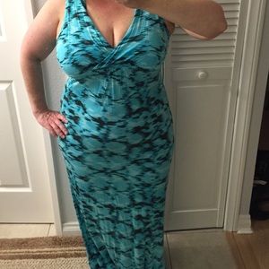 Daisy Fuentes Petite Large Maxi dress