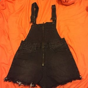 NWOT black overall shorts