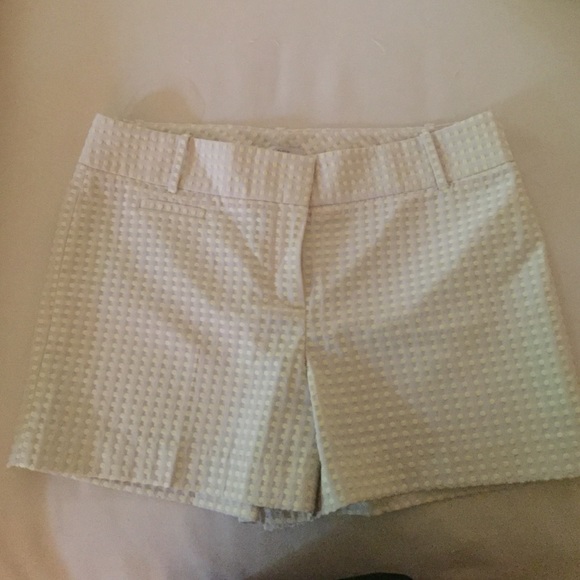 LOFT Polka Dot Shorts - Picture 3 of 4