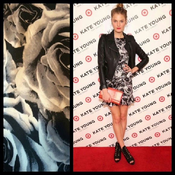 SALE🎉Kate Young fashion Dress size 6