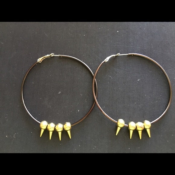 Jewelry - Earrings