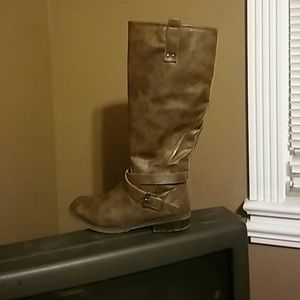 Taupe boots