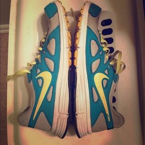 Nike Revolution 2 Shoes