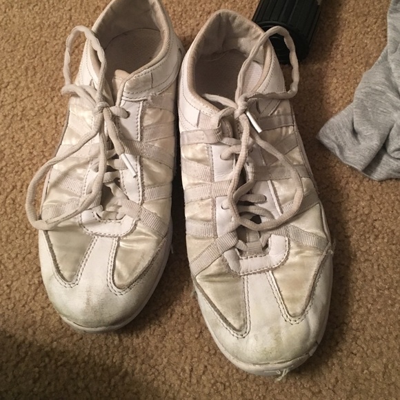 Inifiniti Cheer shoes