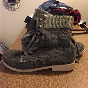 Roxy boots