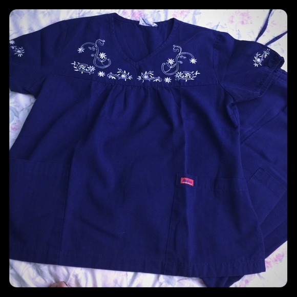 Nursing scrub set