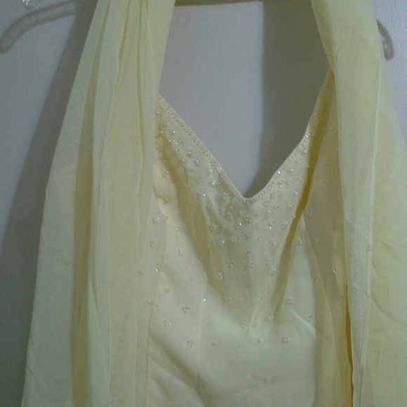 Formal gown - Picture 2 of 4