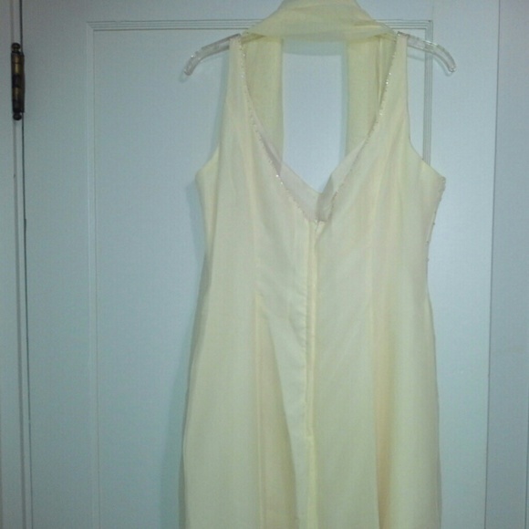 Formal gown - Picture 3 of 4