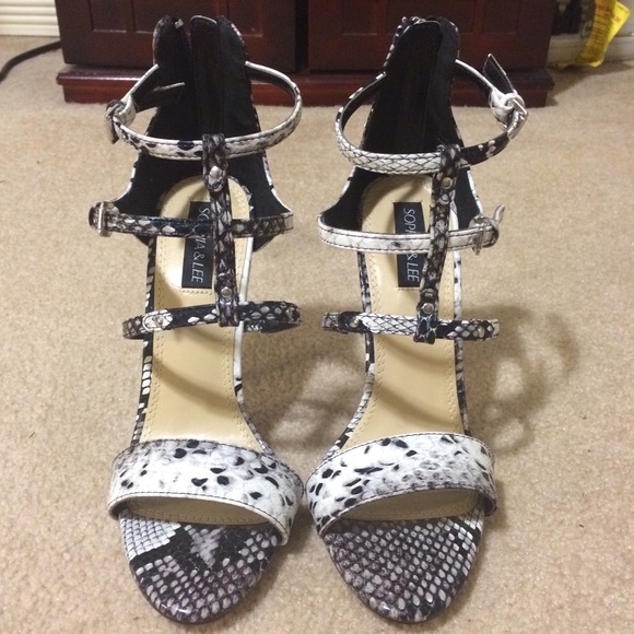 Sophia & Lee Shoes - Snake print heels Sophia & Lee Shoes - Snake print heels